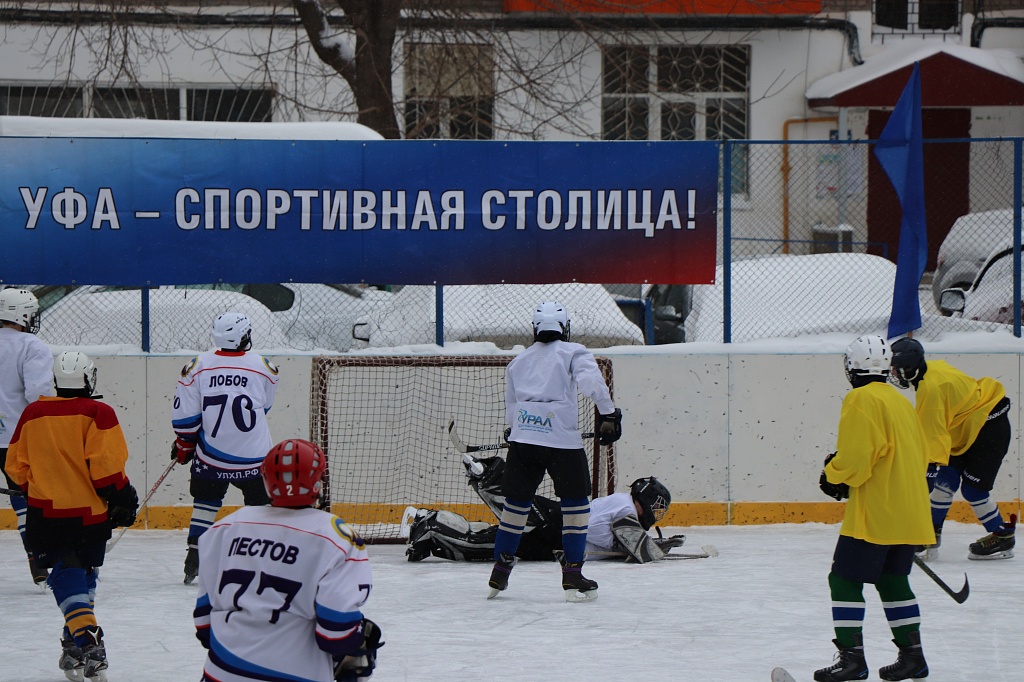 Уфа спортивная. Игроки хк клуба лига Иркутск дворовой.