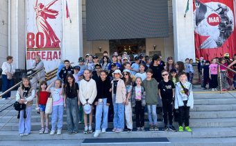 Наступило долгожданное лето, наши ребята отправились на каникулы! А самые активные пришли в лагерь!