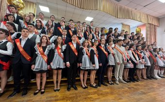 9 класс. 11 класс. Торжественная линейка: «Последний звонок — 2025!»